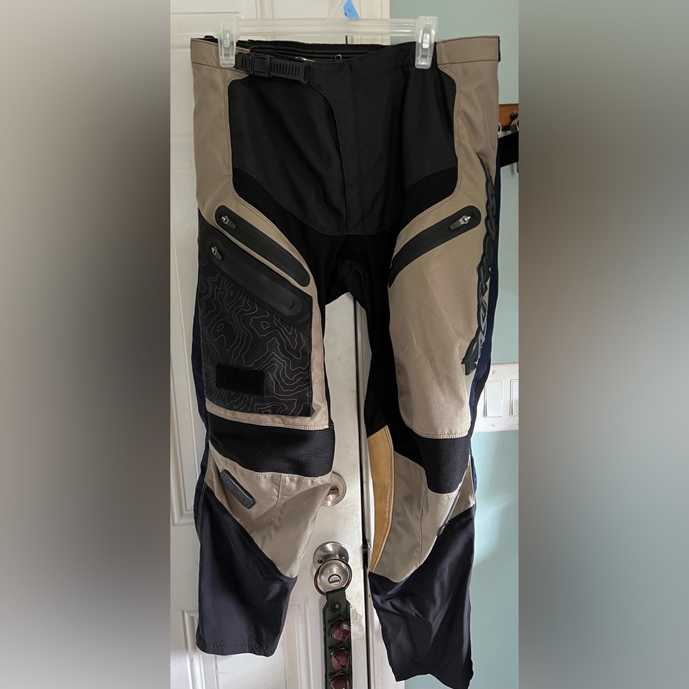 Fasthouse off road pants and jersey